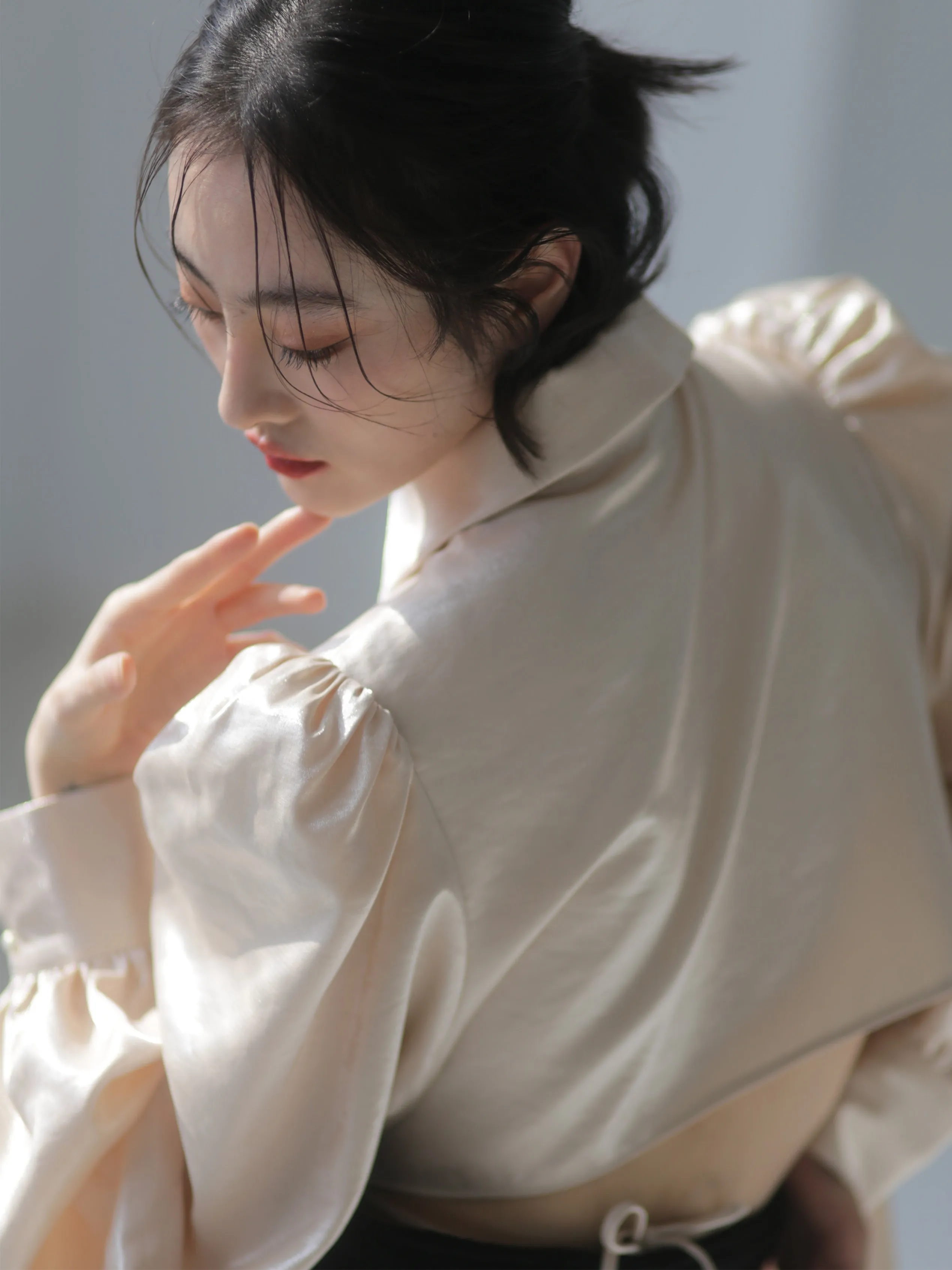 Elegant Frilled Long Sleeve Blouse